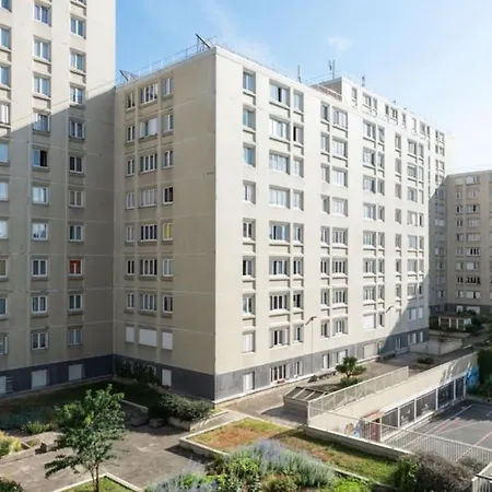 Beautiful Bright In Belleville Apartment *