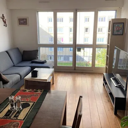 Apartment Beautiful Bright In Belleville Paris